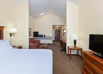 Holiday Inn Express Hotel & Suites Laredo-Event Center Area by IHG hotel thumbnail 6