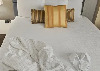 Best Western Premier Calgary Plaza Hotel & Conference Centre hotel thumbnail 4