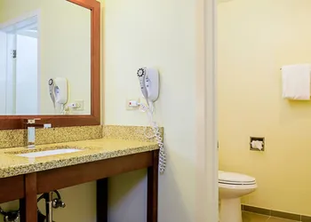 Comfort Inn Monterey Peninsula Airport hotel thumbnail 7