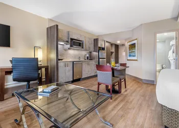 Best Western Plus Ottawa City Centre hotel thumbnail 6