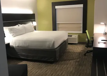 Holiday Inn Express Hotel & Suites Charlotte Arrowood by IHG hotel thumbnail 2
