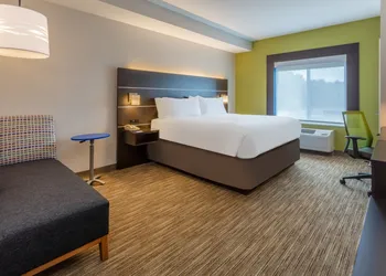 Holiday Inn Express Hotel & Suites Charlotte Arrowood by IHG hotel thumbnail 7