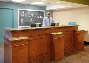 Hampton Inn & Suites Kansas City-Merriam hotel thumbnail 5