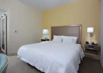 Hampton Inn Charlotte North / Lake Norman hotel thumbnail 8