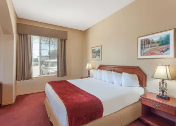 Ramada by Wyndham Fresno Northwest hotel thumbnail 7