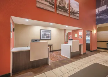 La Quinta Inn & Suites by Wyndham Smyrna TN - Nashville hotel thumbnail 2