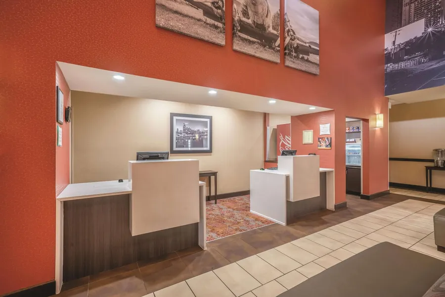 La Quinta Inn & Suites by Wyndham Smyrna TN - Nashville hotel detail image 2