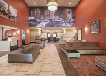 La Quinta Inn & Suites by Wyndham Smyrna TN - Nashville hotel thumbnail 4