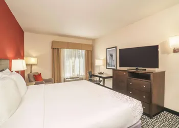 La Quinta Inn & Suites by Wyndham Smyrna TN - Nashville hotel thumbnail 6