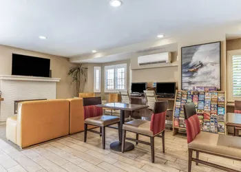 Comfort Inn Santa Cruz North hotel thumbnail 2