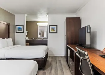 Comfort Inn Santa Cruz North hotel thumbnail 7