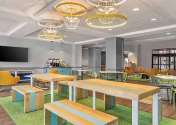 Spark by Hilton Charlotte Tyvola I-77 hotel thumbnail 3