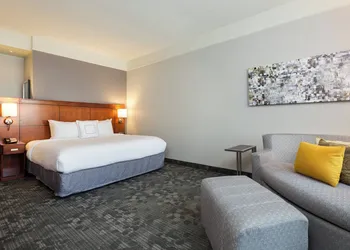 Courtyard by Marriott Houston by the Galleria hotel thumbnail 7