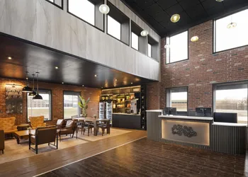 Aiden by Best Western Newark Airport hotel thumbnail 2