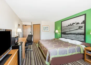 Super 8 by Wyndham Sioux City South hotel thumbnail 7
