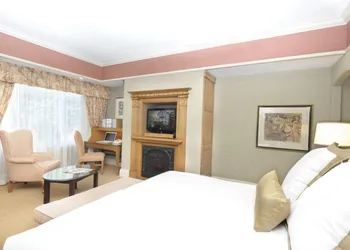 Old Mill Toronto hotel thumbnail 4