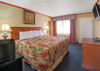 Days Inn by Wyndham Albuquerque Downtown hotel thumbnail 2