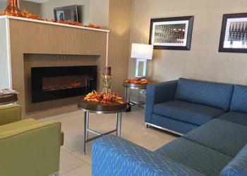 Holiday Inn Express Chicago NW - Arlington Heights by IHG hotel thumbnail 5