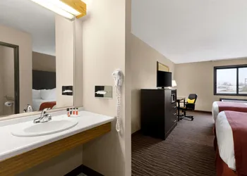 Baymont by Wyndham Sioux Falls West (67058) Sioux/ Near Airport hotel thumbnail 6