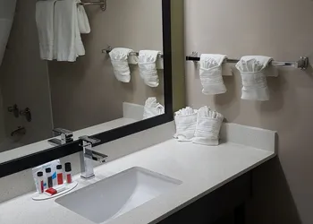 Baymont Inn & Suites Grand Rapids Near Downtown hotel thumbnail 6