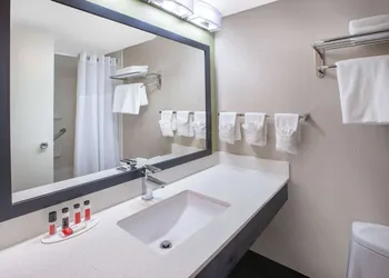 Baymont Inn & Suites Grand Rapids Near Downtown hotel thumbnail 8