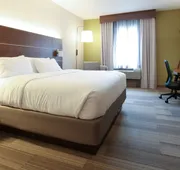 Holiday Inn Express Hotel & Suites Cincinnati Se Newport by IHG hotel detail image 4
