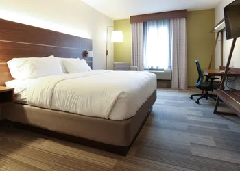 Holiday Inn Express Hotel & Suites Cincinnati Se Newport by IHG hotel thumbnail 4