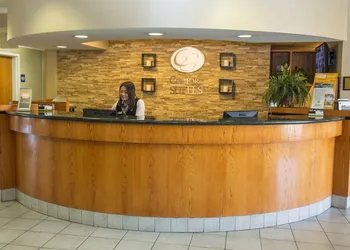 Comfort Suites Visalia Convention Center hotel thumbnail 4