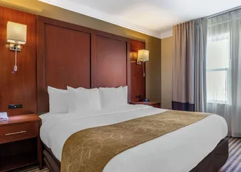 Comfort Suites Visalia Convention Center hotel thumbnail 7