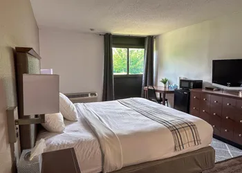 Motel 6 Rochester, NY - Airport hotel thumbnail 8