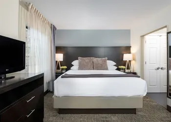 Staybridge Suites Chantilly - Dulles Airport by IHG hotel thumbnail 2