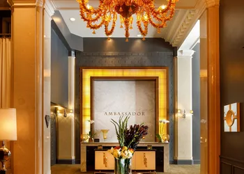Ambassador Hotel Kansas City, Autograph Collection hotel thumbnail 4