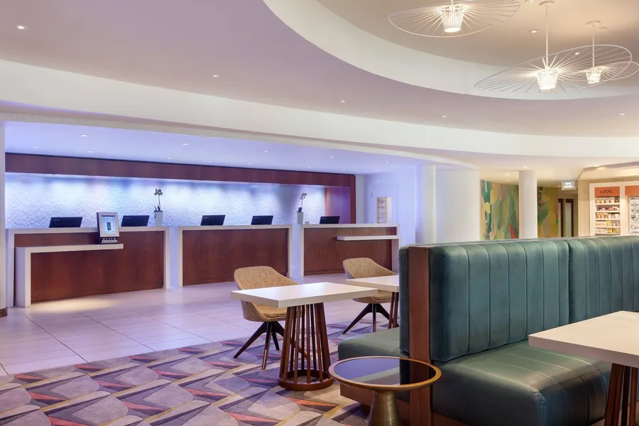 Miami Airport Marriott hotel detail image 2