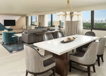 Miami Airport Marriott hotel thumbnail 6