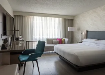 Miami Airport Marriott hotel thumbnail 7