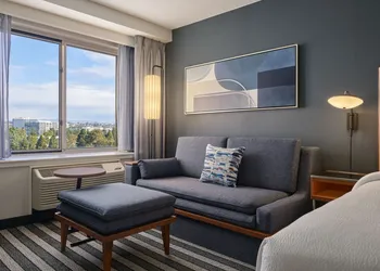 Courtyard by Marriott Culver City Los Angeles hotel thumbnail 4