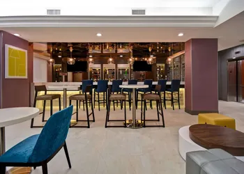 Hampton Inn NY-JFK hotel thumbnail 2