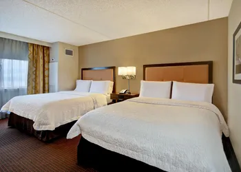 Hampton Inn NY-JFK hotel thumbnail 4