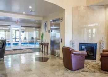 Comfort Suites West Warwick - Providence hotel thumbnail 6