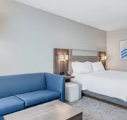 Holiday Inn Express & Suites Gahanna/Columbus Airport by IHG hotel detail image 5