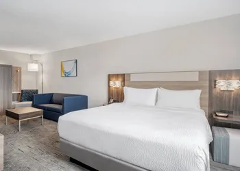 Holiday Inn Express & Suites Gahanna/Columbus Airport by IHG hotel thumbnail 6