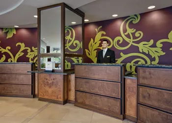 Embassy Suites Buffalo hotel thumbnail 5