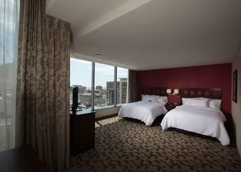 Embassy Suites Buffalo hotel thumbnail 7