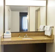 Courtyard by Marriott Madison West Middleton hotel detail image 5
