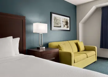 Days Inn by Wyndham Sarnia Harbourfront hotel thumbnail 7