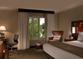 The Lakefront Anchorage hotel thumbnail 5