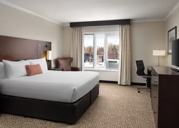 The Lakefront Anchorage hotel thumbnail 8