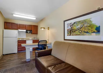 Extended Stay America Select Suites Phoenix Airport E Oak St hotel thumbnail 8