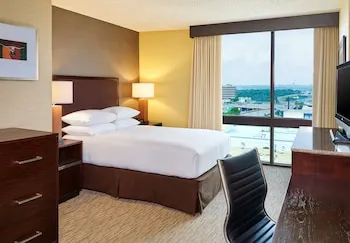 DoubleTree by Hilton San Antonio Airport hotel thumbnail 4