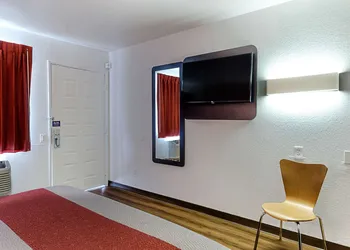 Motel 6 Fresno, CA hotel thumbnail 5